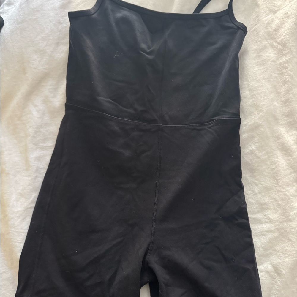 Aritzia Wilfred Black Sleeveless Top